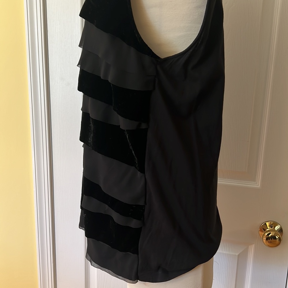 Woman’s Ann Taylor Loft Sleeveless Top - Picture 7 of 7